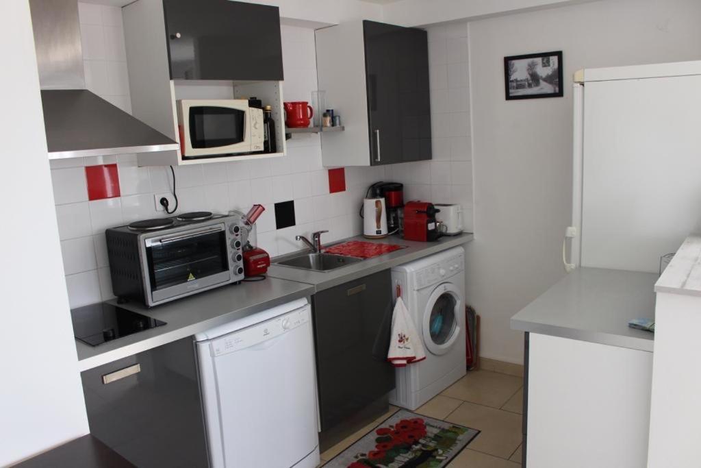 T2 Coquet Le Lavandou Plein Centre Vue Mer Exceptionnelle. Apartment Exterior photo