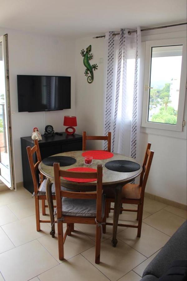 T2 Coquet Le Lavandou Plein Centre Vue Mer Exceptionnelle. Apartment Exterior photo